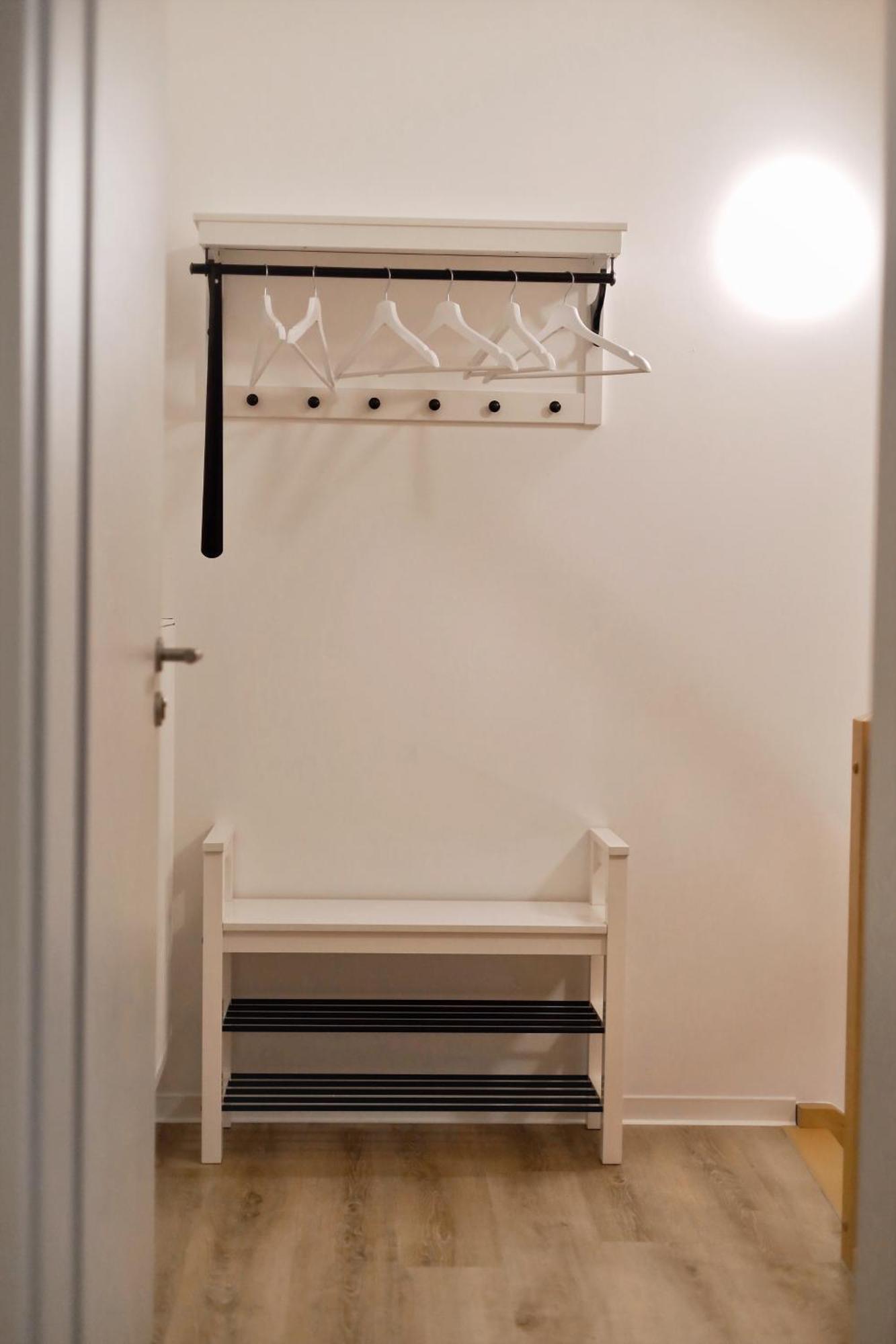 Poessnecker Werkstaetten - Martin Luther ภายนอก รูปภาพ